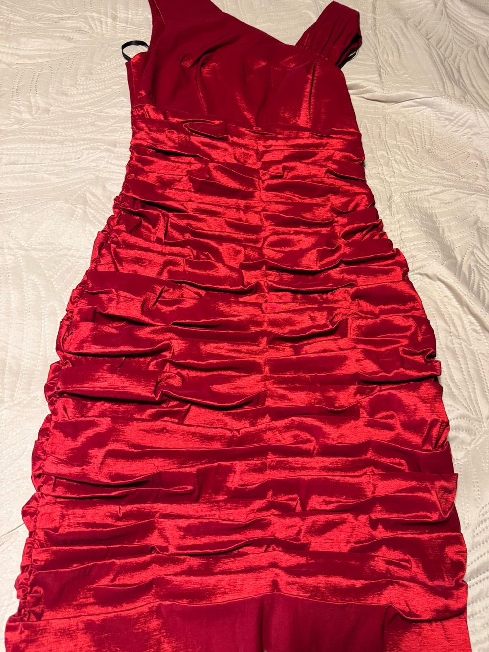 Red Ruched Satin Evening Dress size 4. Calvin Klein